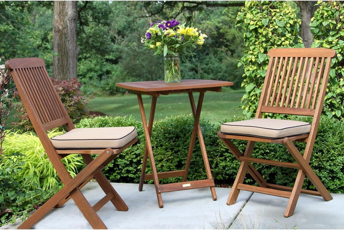 Folding chair in eucalyptus wood