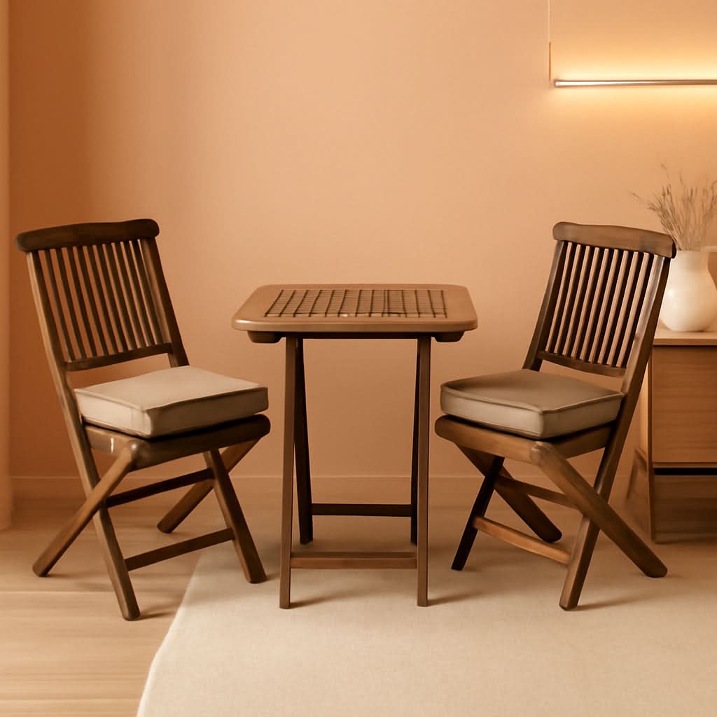 Folding chair in eucalyptus wood